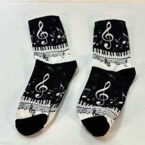 Black & White Musical Note Crew Socks